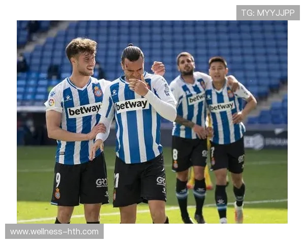 西班牙人足球队新星崛起 球员们如何在新赛季中发挥关键作用