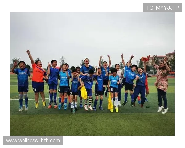 足球球星赤脚训练比赛展现自然力量与坚持精神魅力 足球球星赤脚训练比赛展现自然力量与坚持精神魅力